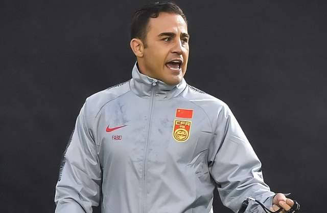 广州队关键时刻队长鼓劲，志在西甲名次提升，媒体盛赞，身体对抗强度拉满 