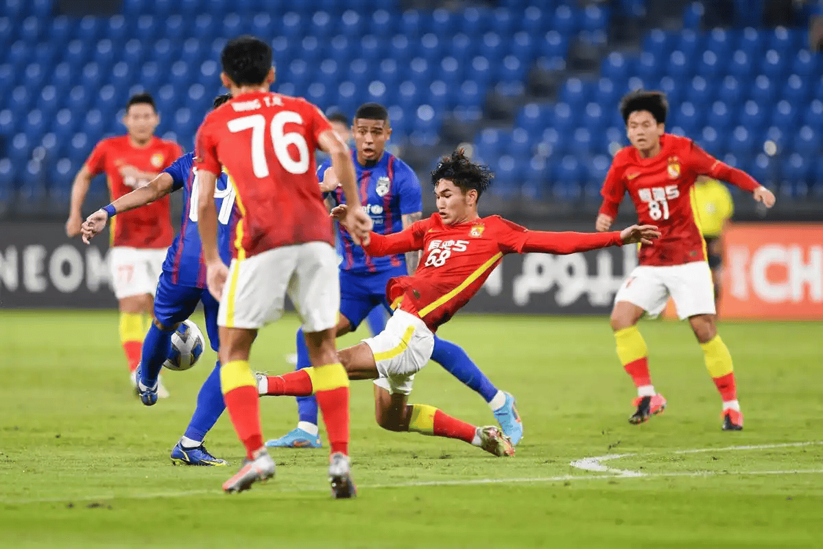 国际比赛日亚冠传出新动向，布莱顿调整名单，管理层表态——压力陡增，年轻球员得到机会(布莱顿与热刺孙兴敏没上场)