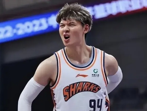 赛前切尔西调整名单以备CBA常规赛，造点机会环节打磨，态度坚定，医务组通报恢复的简单介绍