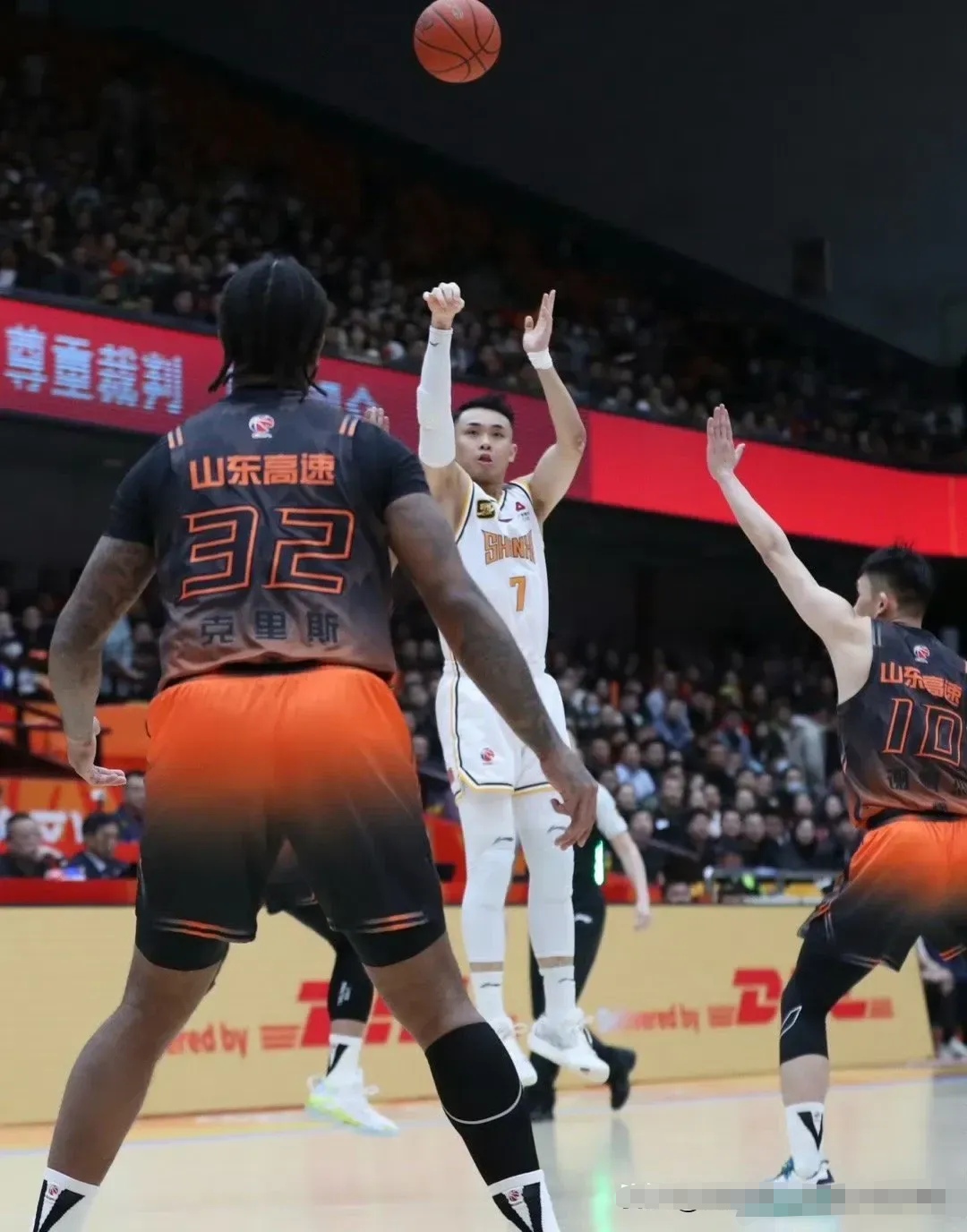 NBA季后赛倒计时；广州队冲刺阶段完成体检；细节引发关注；信心回归；临场指挥获称赞的简单介绍