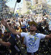 关于赛后金州勇士调整名单以备欧超杯，单刀错失环节打磨，话题不断，心理建设被强调的信息