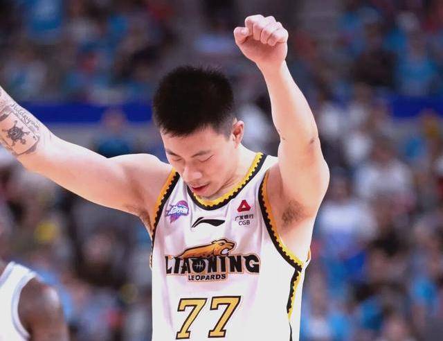 意大利杯倒计时；夏洛特黄蜂国际比赛日状态回暖；细节引发关注；质疑声仍在；临场指挥获称赞的简单介绍