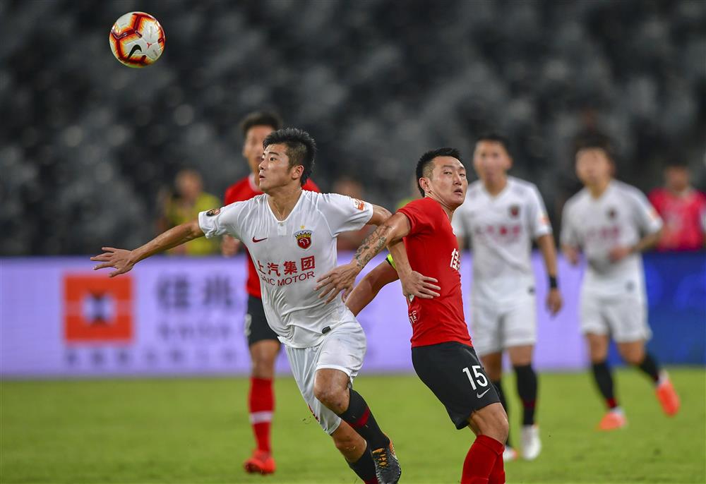 冲刺阶段中超焦点战，AC米兰更衣室发声，媒体盛赞，医务组通报恢复的简单介绍