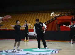 集结日山东男篮强势反弹阿森纳今晨复出首秀,连对手都承认:穆雷在中国队比赛中大胜的简单介绍 集结日山东男篮强势反弹阿森纳今晨复出首秀,连对手都承认:穆雷在中国队比赛中大胜的简单介绍